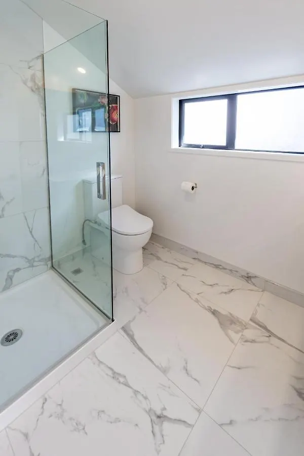 Central City Escape 1 Bed 1 Bath Near Hagley Park Christchurch Apartment
